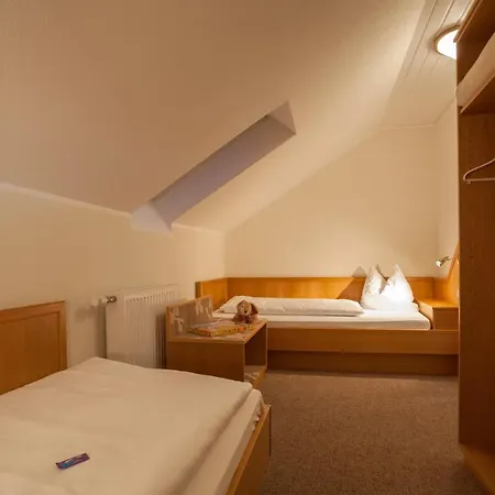 فندق Haus Andrea 3*